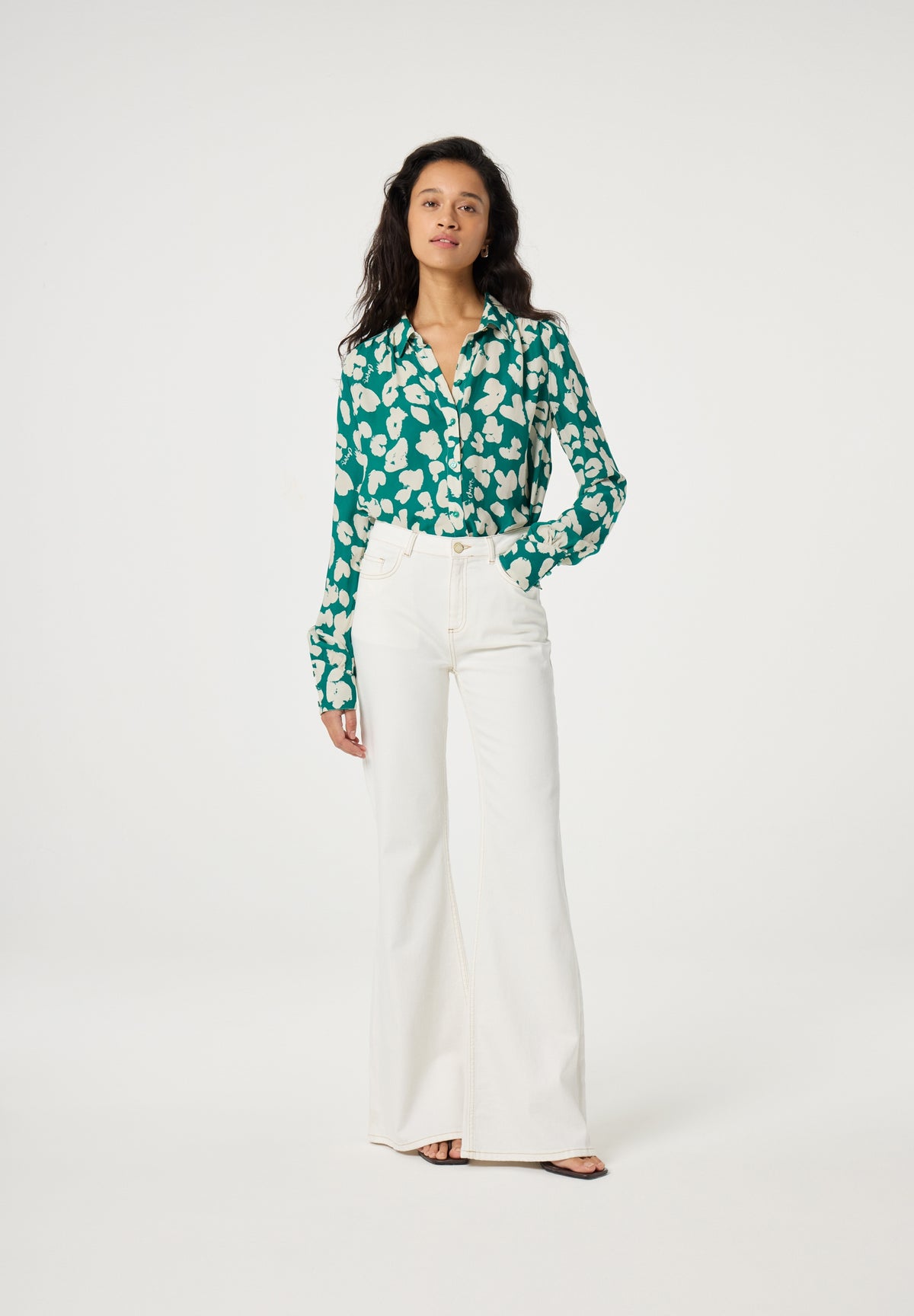 Vic Bootcut White Jeans