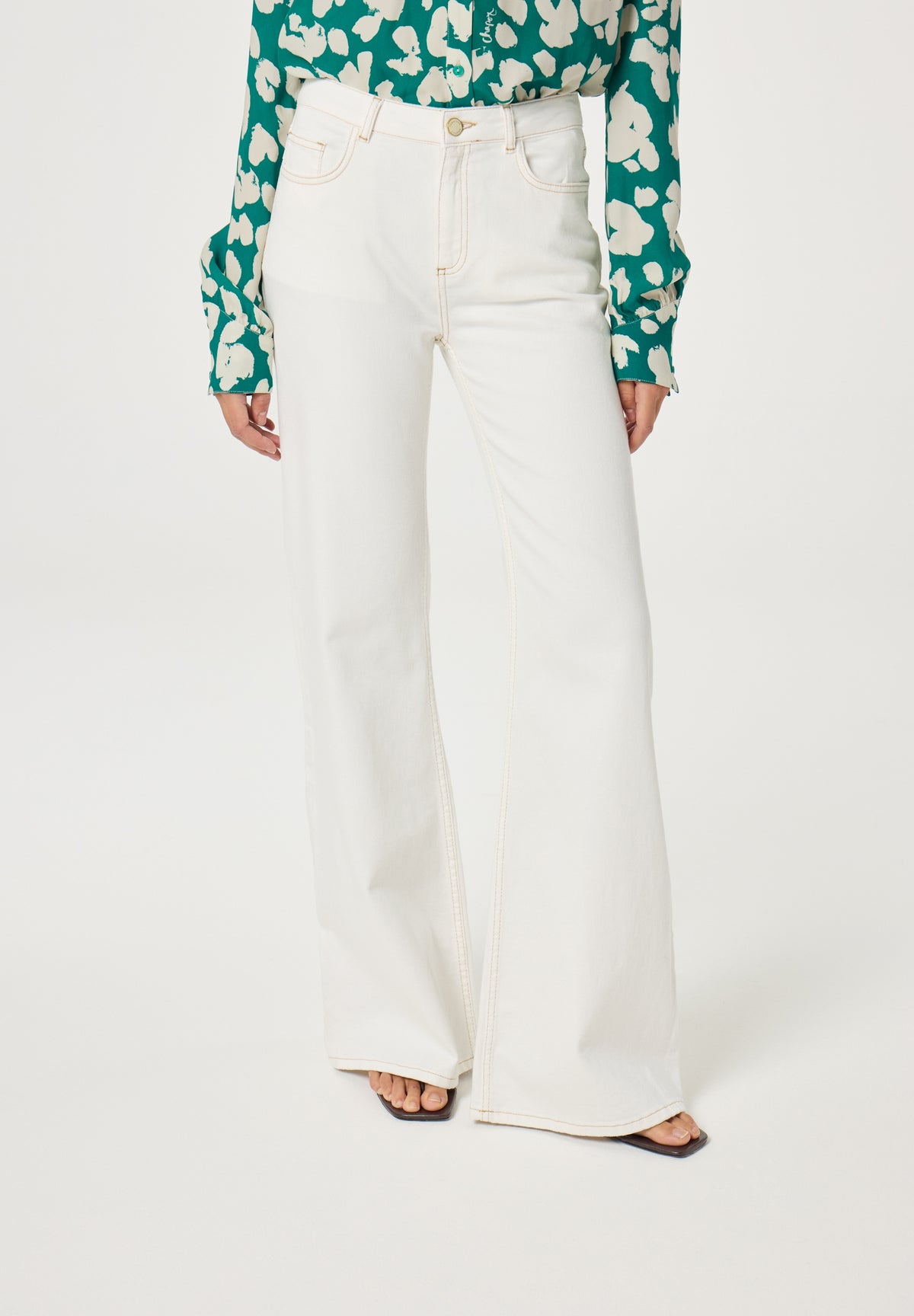 Vic Bootcut White Jeans