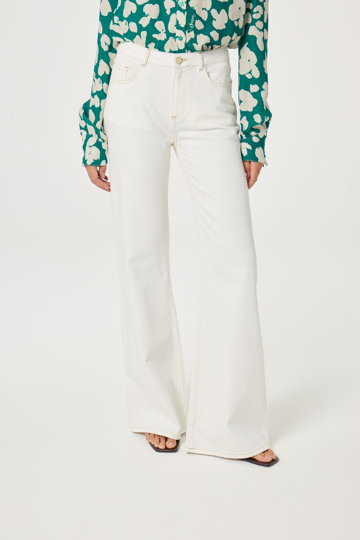 Vic Bootcut White Jeans