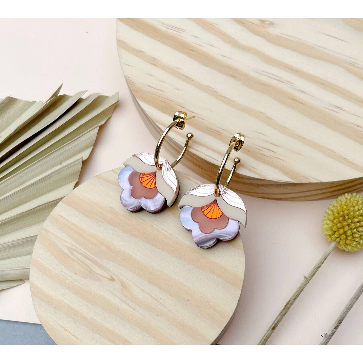 Anna Retro Flower Hoop Earrings: Pink Sky