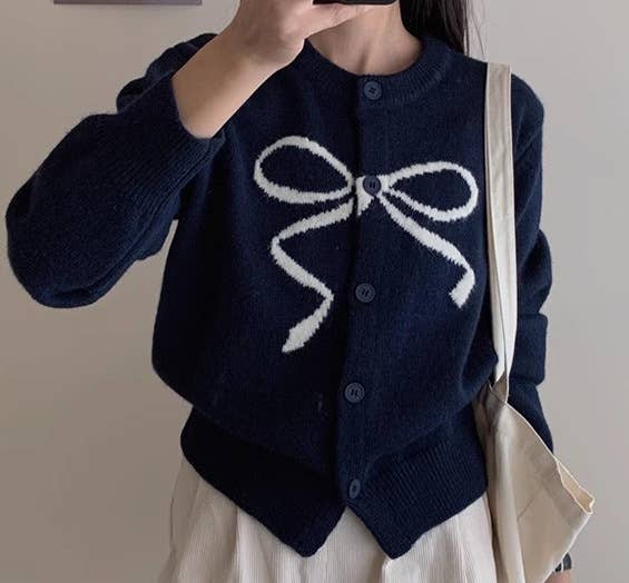 Centre Bow Cardigan in Navy