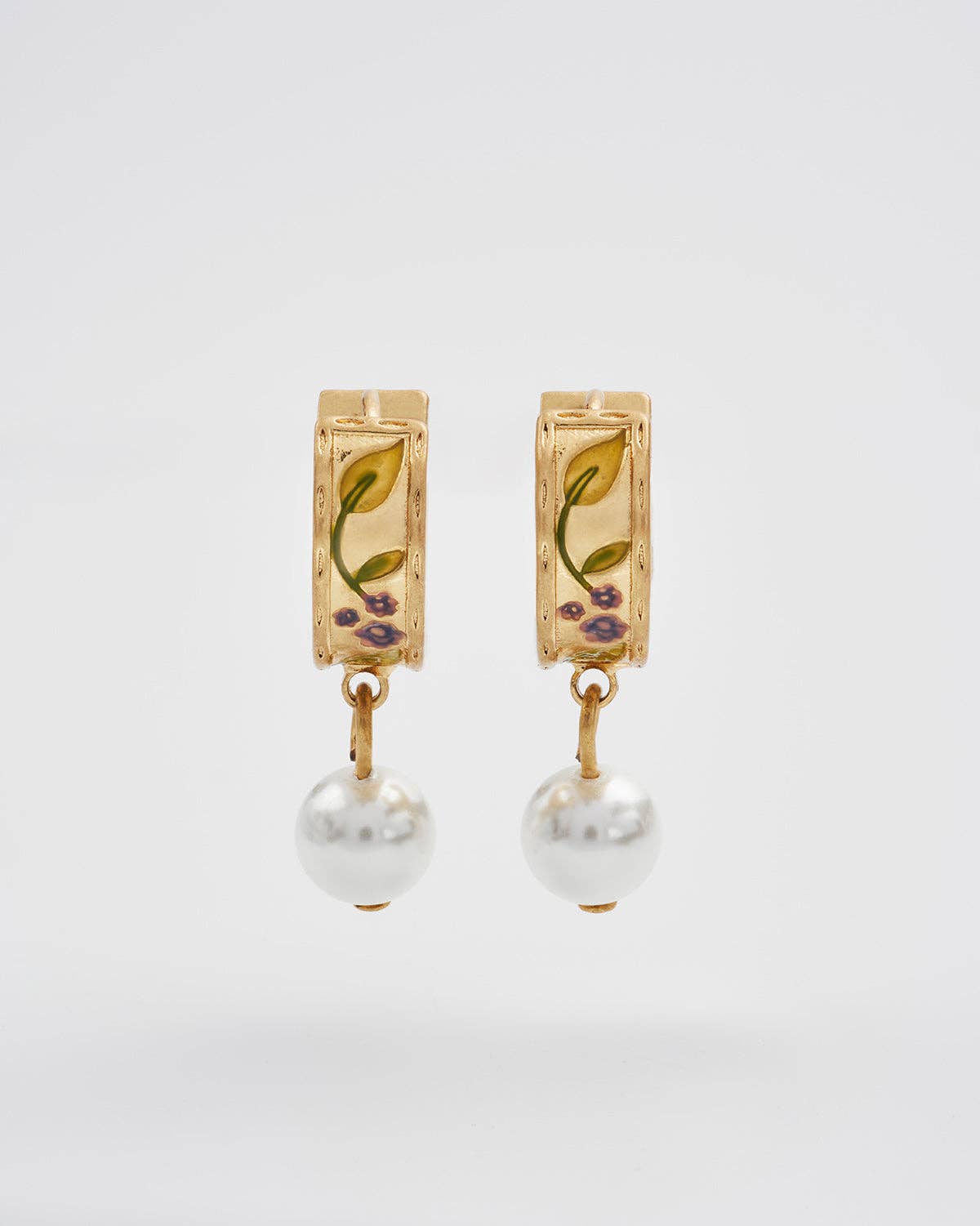 Blackberry Bramble Pearl Drop Gold Earrings
