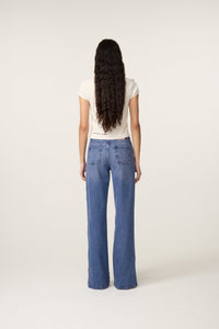 Gwen Slogan T-Shirt | Cosy White