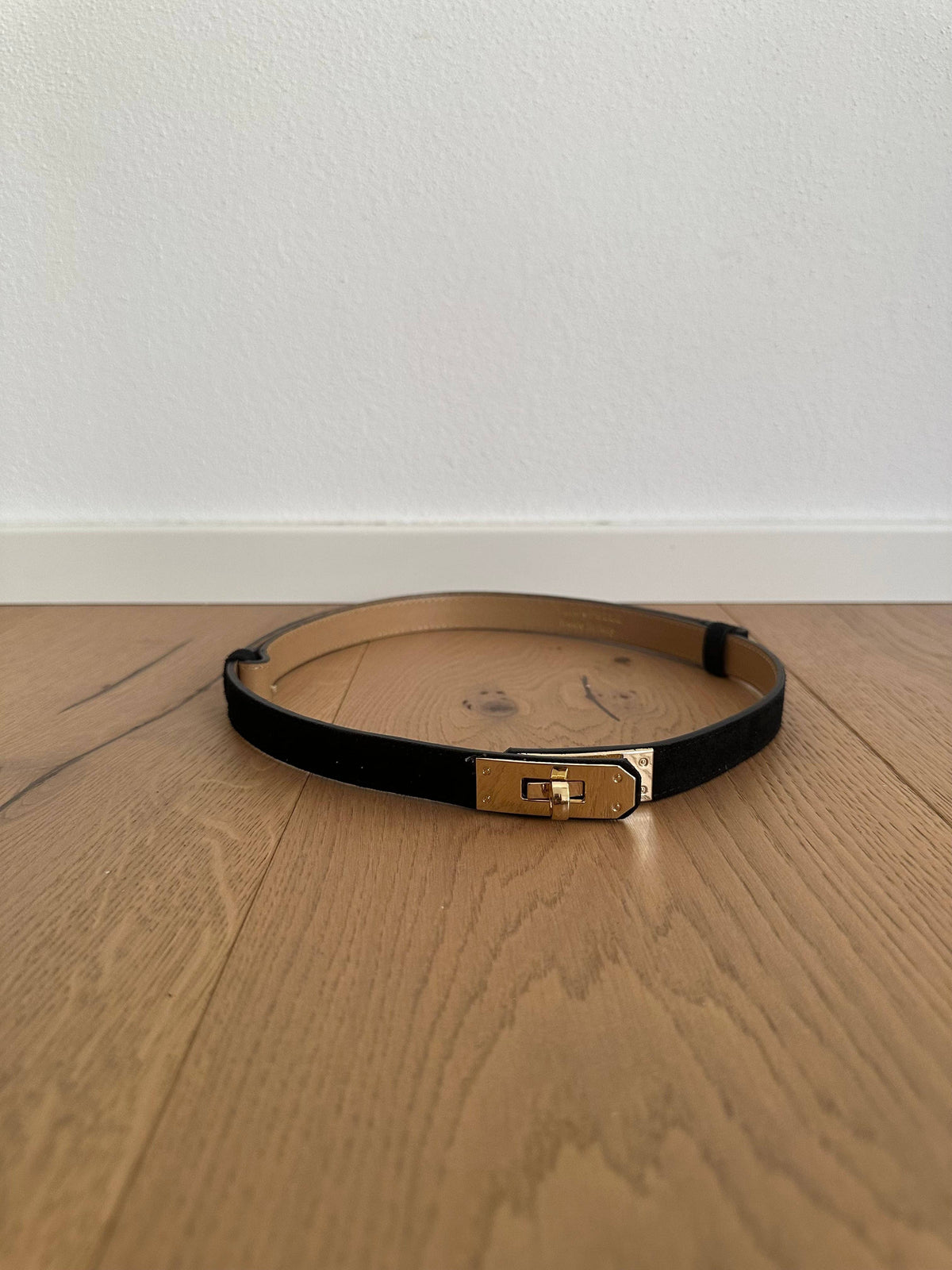 Madia Suede Belt | Black