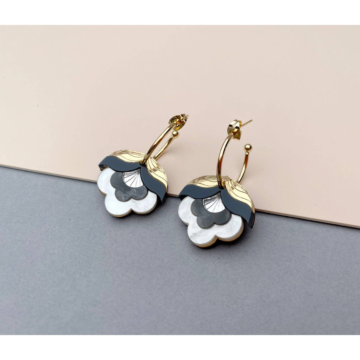 Anna Retro Flower Hoop Earrings: Metallic