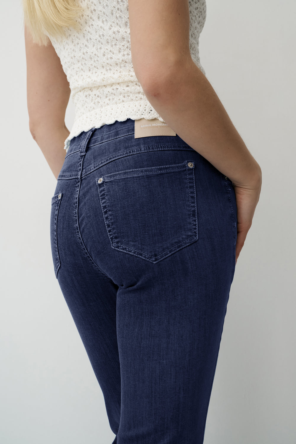 Finja Flare Fit Jeans | Blue Black